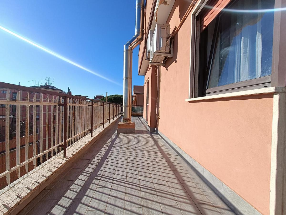 Avellini - Delightful And Spacious Apartment With Terrace - Near Metro A Cornelia 罗马 外观 照片